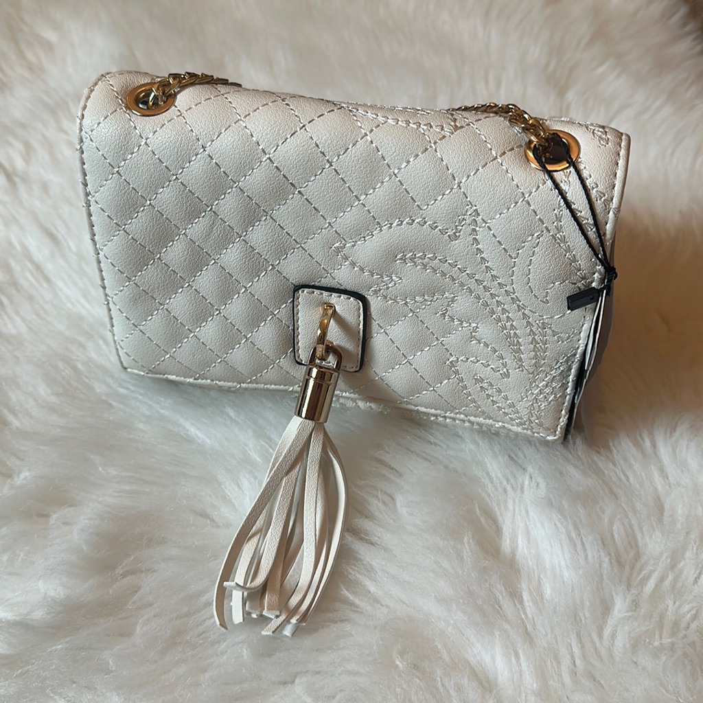 Nwt Ruby Collection Cream Quilted Crossbody Handbag!